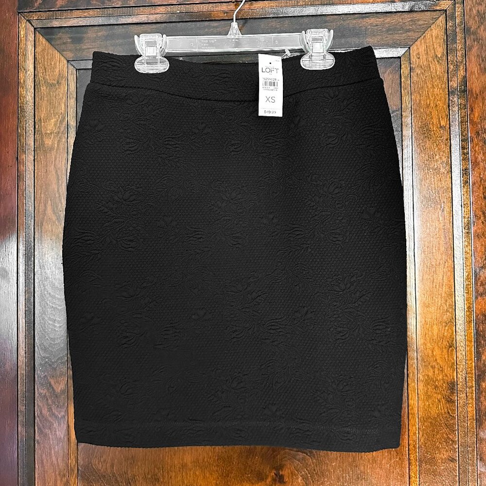 LOFT Black Floral Textured Pencil Skirt
